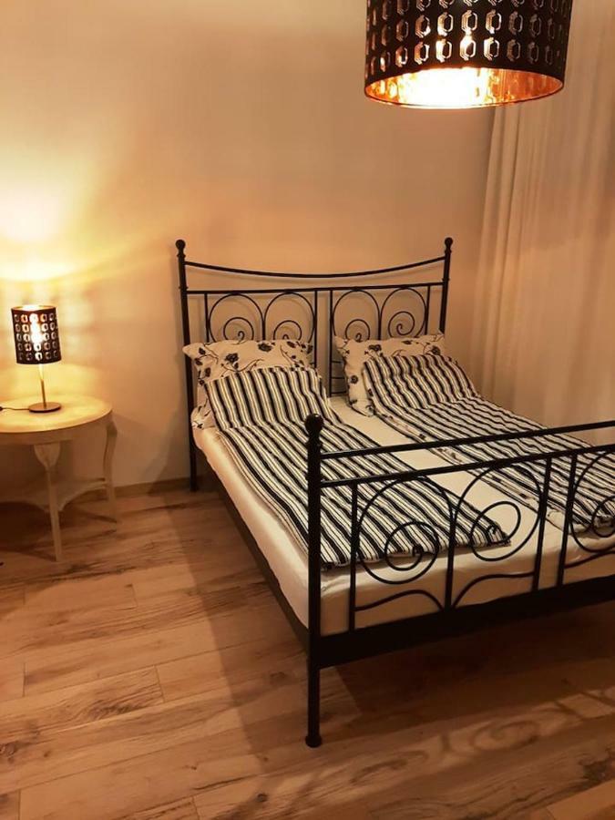 2 Bedroom Apartment Near Heroes Square Budapest Exterior foto