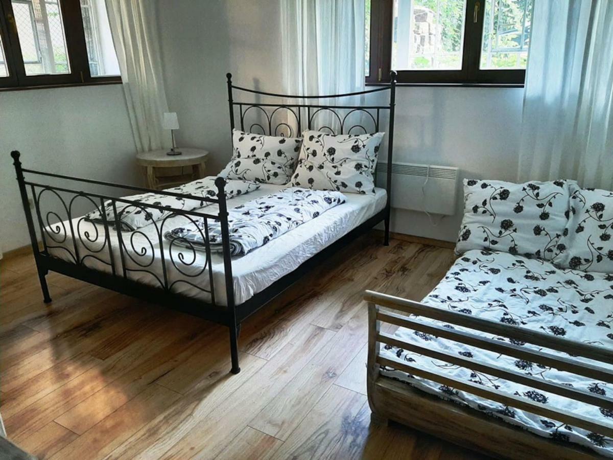 2 Bedroom Apartment Near Heroes Square Budapest Exterior foto